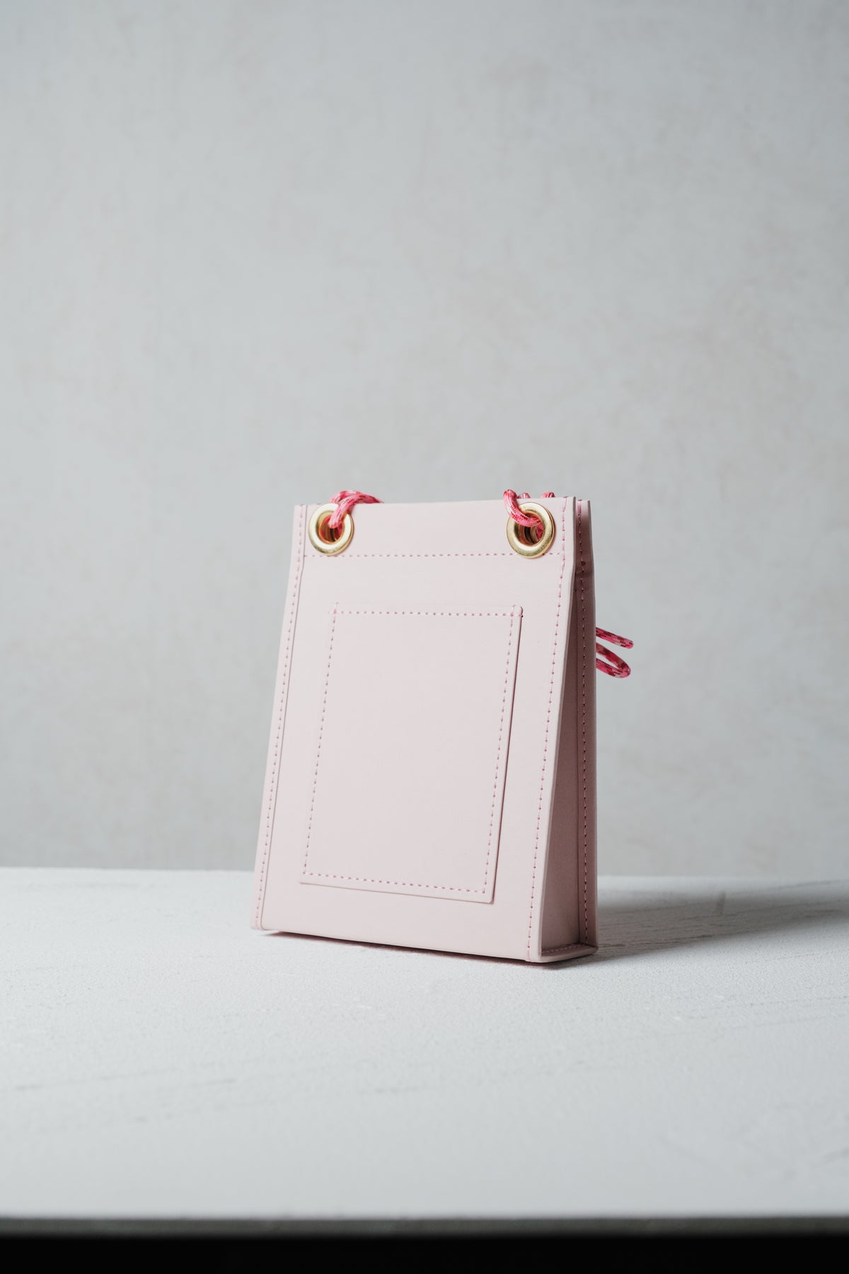 gizmo pocket _light pink
