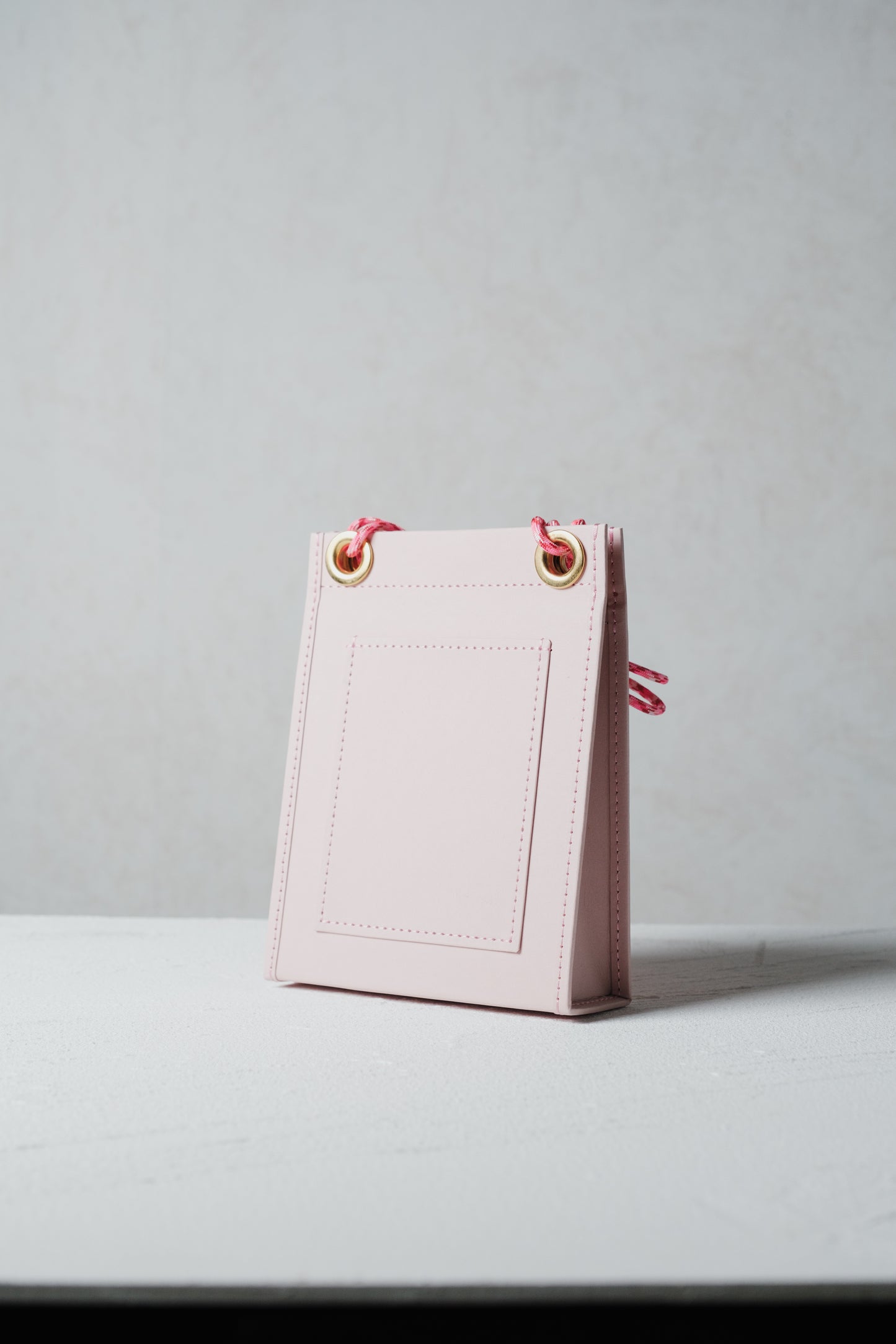 gizmo pocket _light pink